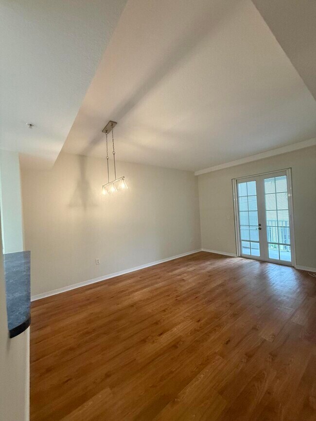 Foto del edificio - 1200 Town Center Dr