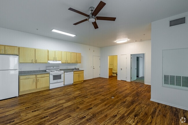 1 HAB, 1 BA - 679 ft² - College Villas - Senior Community