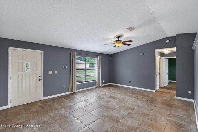 Foto del edificio - 352 Jacaranda Ave NW