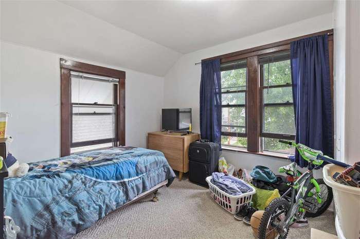 Primary Photo - 618 N Appleton St
