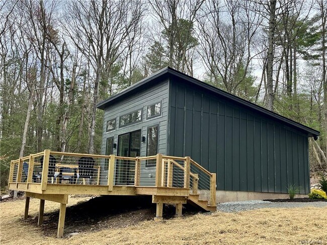 Building Photo - 197 Lake Ridge Rd