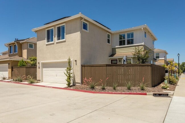 Building Photo - 3–4 Bedroom Solar Home in Rocklin – Office + Loft | Available Now