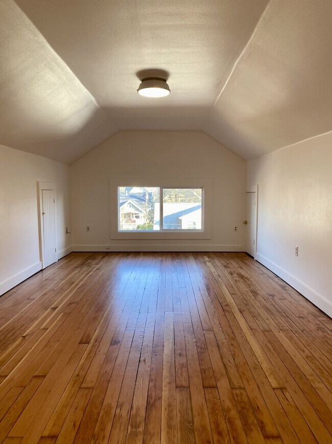 Foto del edificio - 5728 N Williams Ave