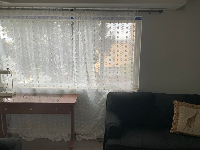 Building Photo - 2640 23rd Ave W