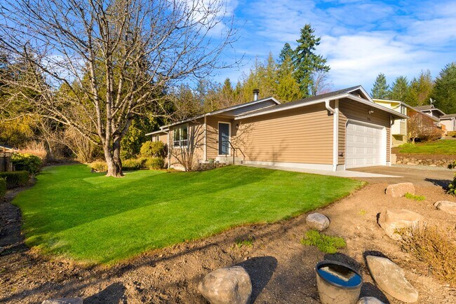 Building Photo - 3 Bedroom 2 Bath Duvall Rambler