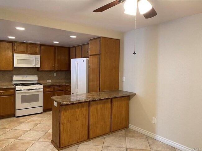 Foto del edificio - 10430 E Briar Oaks Dr