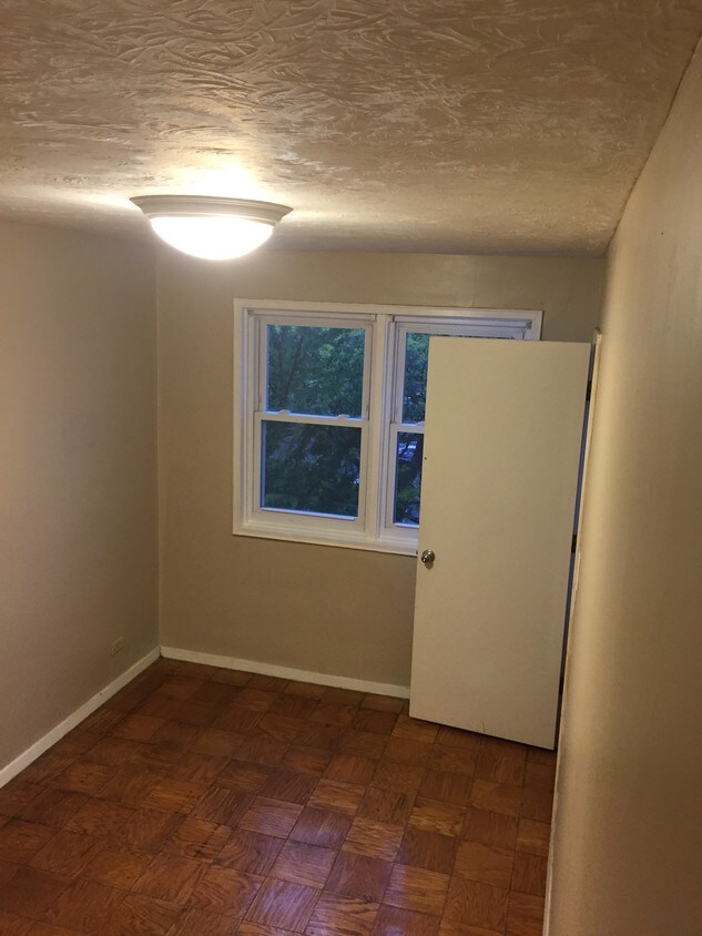 39 E 39th St, Paterson, NJ 07514 Condo for Rent in Paterson, NJ