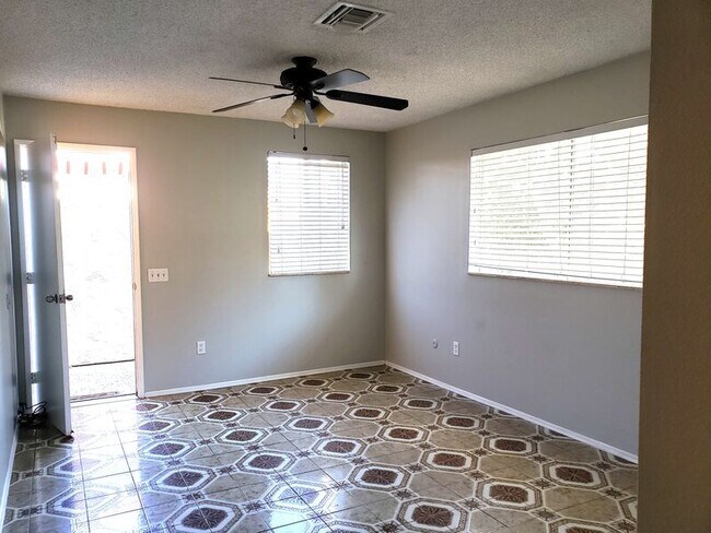 Foto del edificio - 5005 63rd St