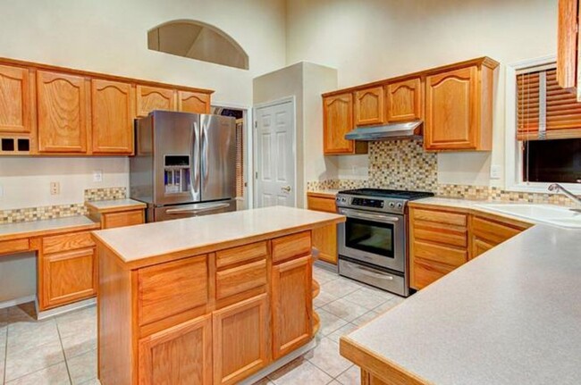 Foto del edificio - Felida Gem... 4 bedroom, 2.5 bath availabl...