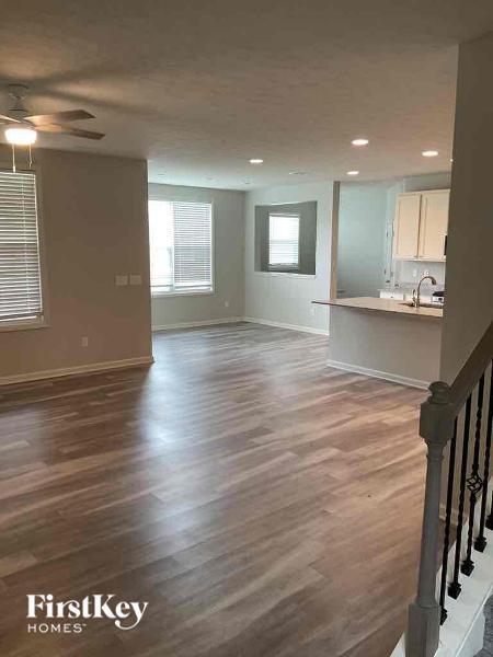 Building Photo - 6805 Keepsake Dr