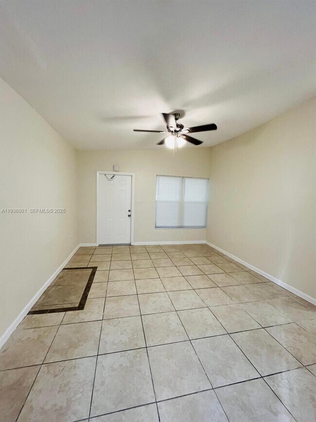 Building Photo - 501 Carolina Ave