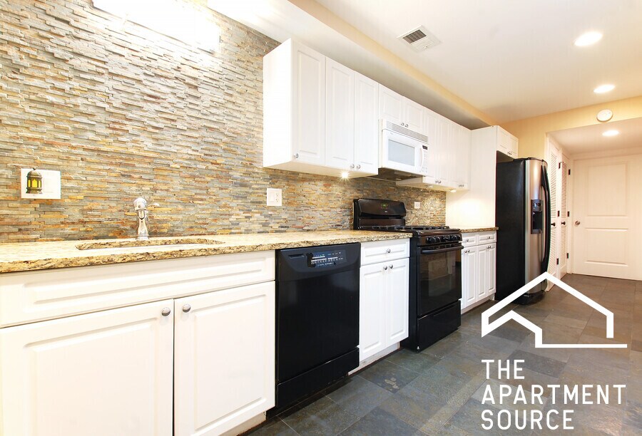 Foto principal - 1352 N La Salle Dr