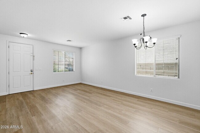 Foto del edificio - 39518 N White Tail Ln