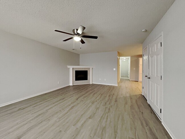 Foto del edificio - 3 BR/2BA | Newly Renovated Single Family Home | 2-Car Covered Parking |Large backyard!