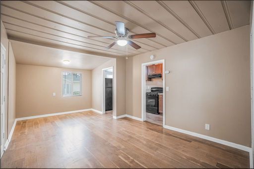 Foto del edificio - Move in Special!! Vista 2 bed /2 bath Home with Garage, Yard and Laundry- Pet Friendly