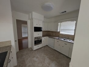 Building Photo - 14106 Locke Ln