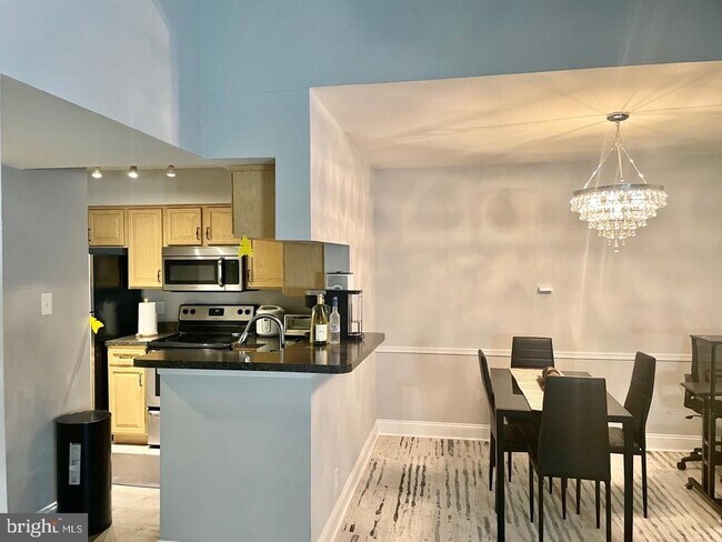 Foto del edificio - 3303 Wyndham Cir