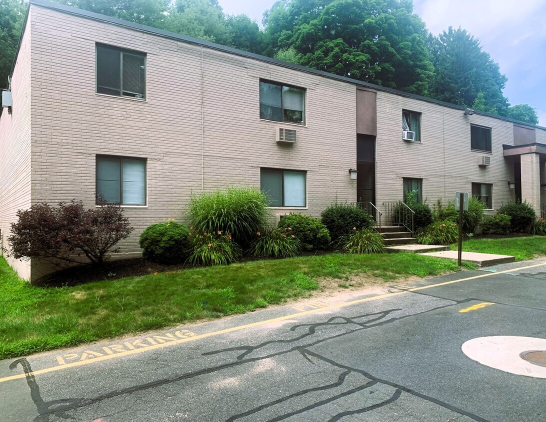 Primary Photo - Meridian Apartments