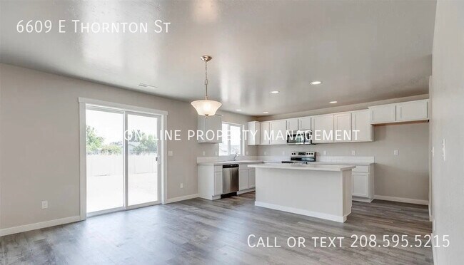 Foto del edificio - 6609 E Thornton St