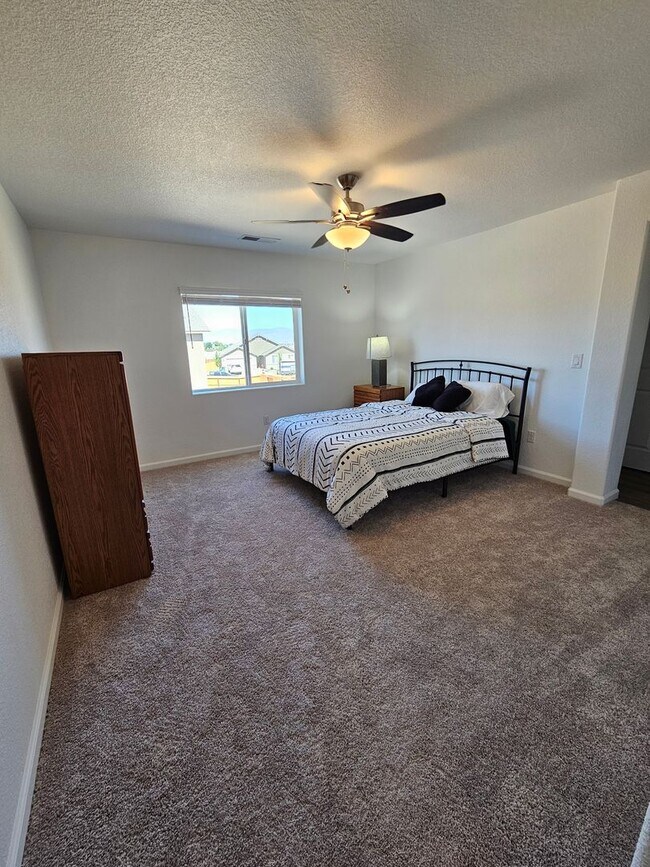 Foto del edificio - FURNISHED! Brand New 3 Bedroom, 2.5 Bath H...
