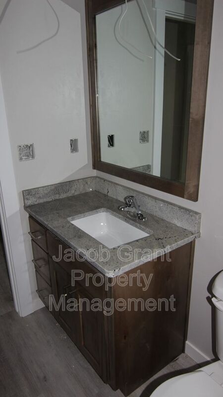 Building Photo - 655 Ruby Cir