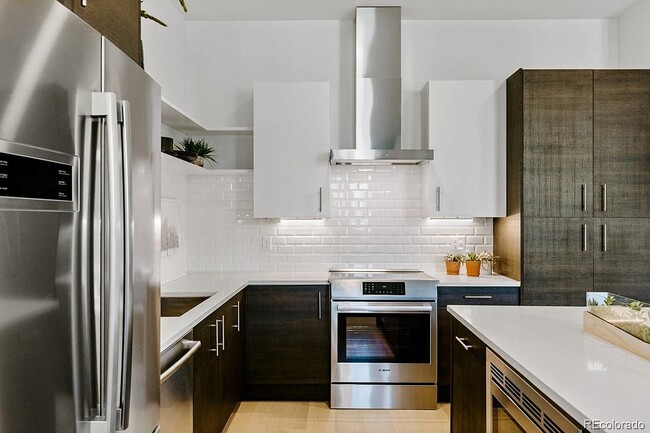 Kitchen - 2570 Lawrence St