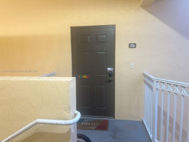 Foto del edificio - 10242 NW 7th St