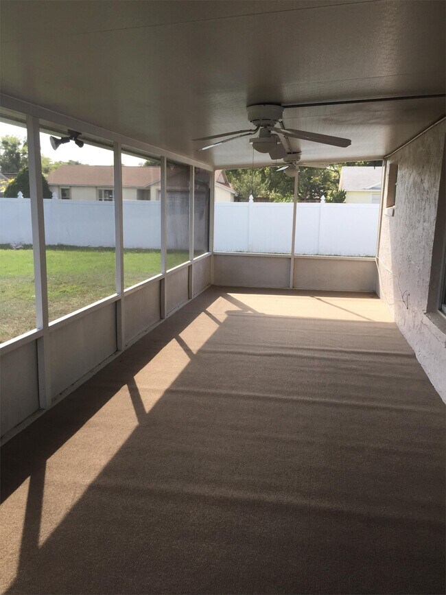 Foto del edificio - 925 Whisler Ct