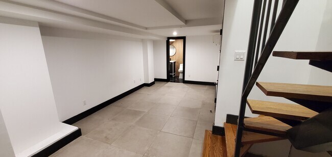 Building Photo - 812 Saint Johns Pl