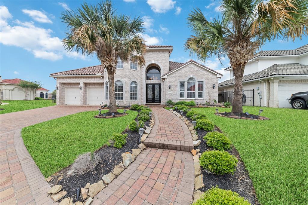 Primary Photo - 10311 Fountain Shores Dr