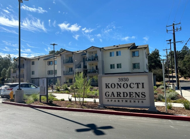 Building Photo - Konocti Gardens