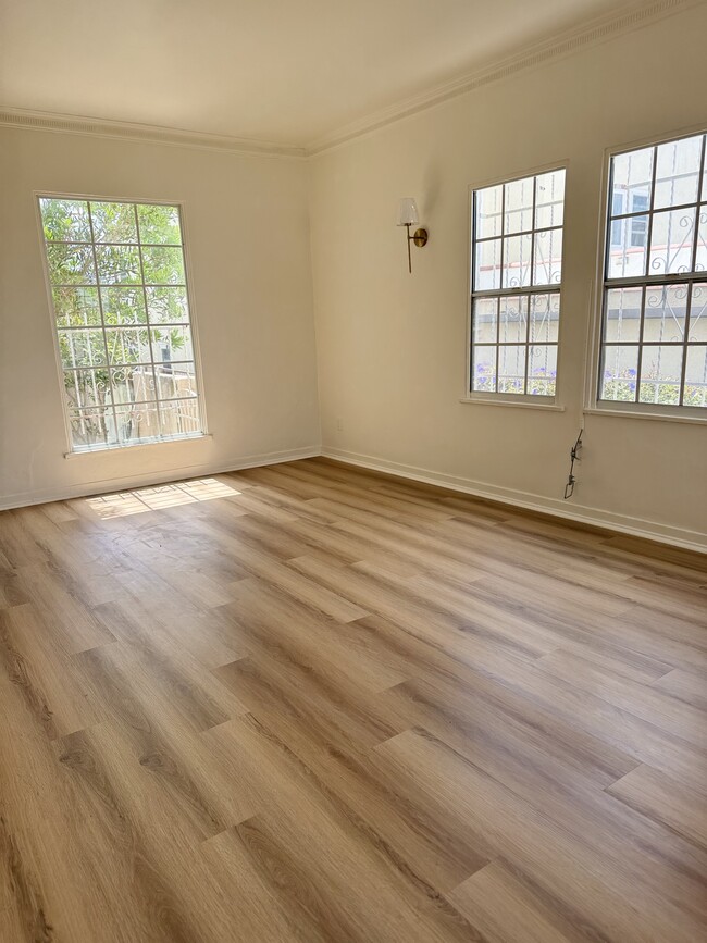 Living room East view - 1335 S Redondo Blvd