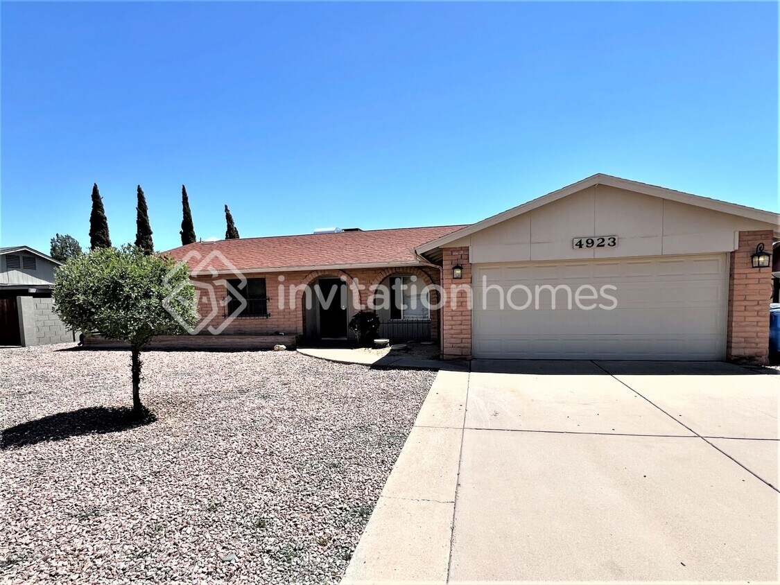 Primary Photo - 4923 W Rosewood Dr