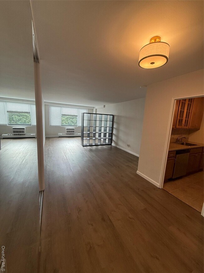 Foto del edificio - 220-55 46th Ave