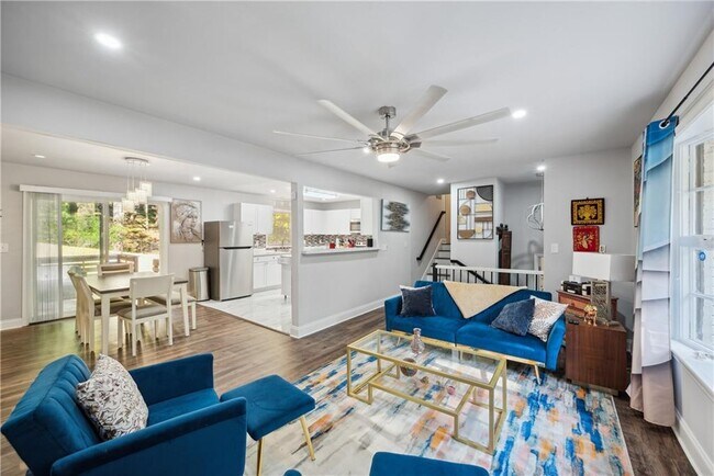 Building Photo - 3457 Scenic Dr