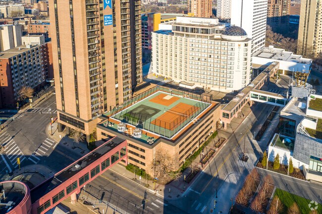 Cancha de deportes al aire libre - Marquette Place