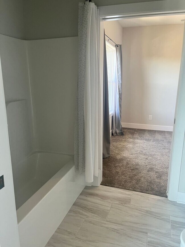 Foto del edificio - Gorgeous upscale apartment in the heart of...