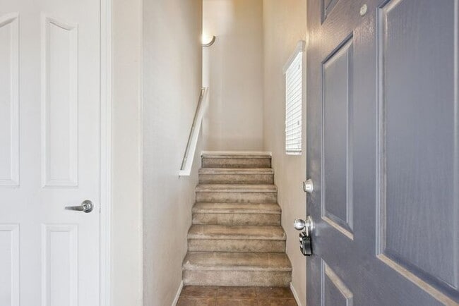 Building Photo - 2401 E Rio Salado Pkwy