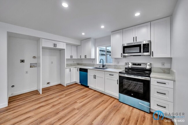 Foto del edificio - 11845 Hamlin St