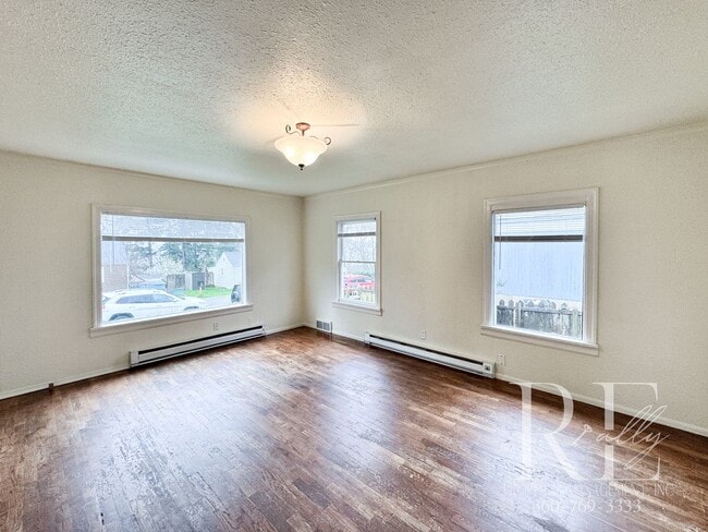 Building Photo - 1215 Evans Ave W