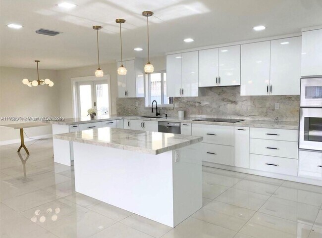 Foto del edificio - 2250 SW 99th Ave