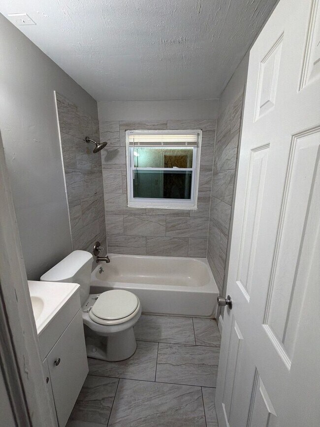 Foto del edificio - Very Nice Newly Renovated Home in Glenview