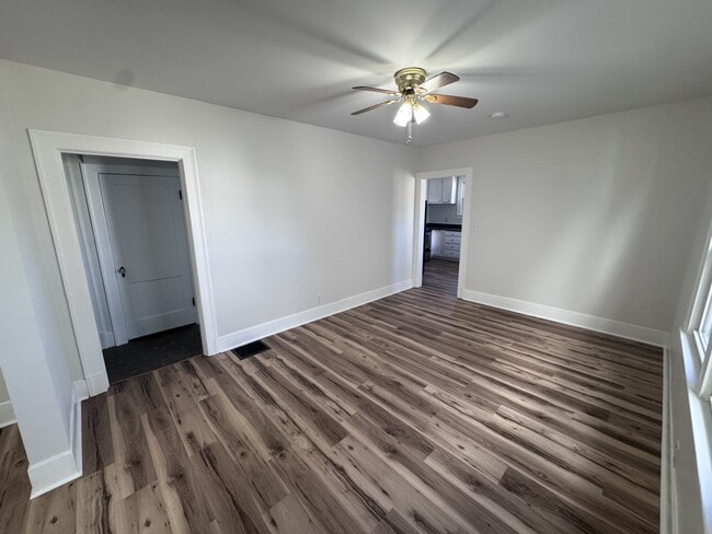 Building Photo - 310 S 42nd St