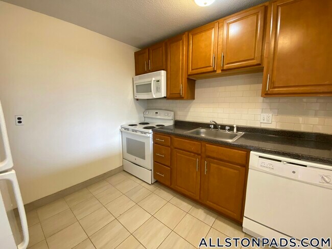 Building Photo - 90 Gardner St