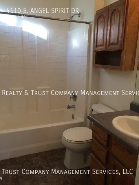 Building Photo - 3 Bedroom 2 bath Single Family Home
