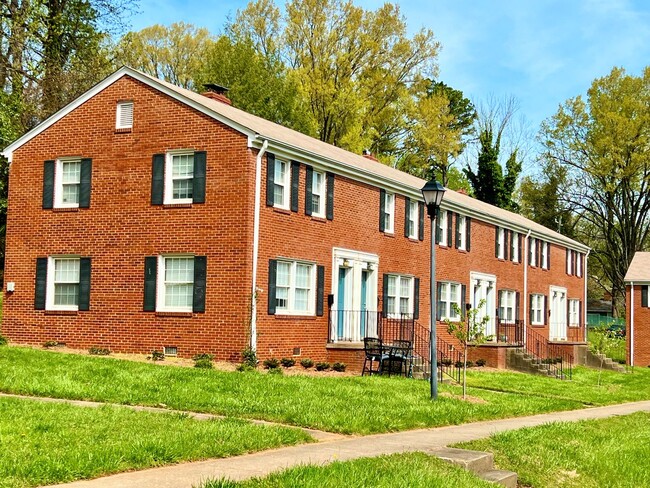 Interior Photo - Latham Park Manor