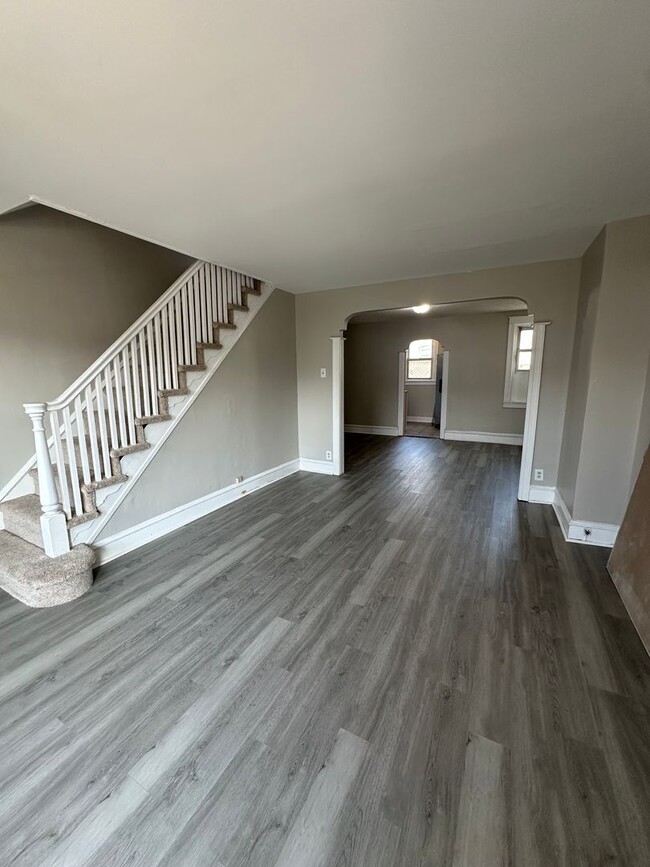 Photo - Beautiful 2 Bed/ 2 Full bath for rent with Finished basement. House