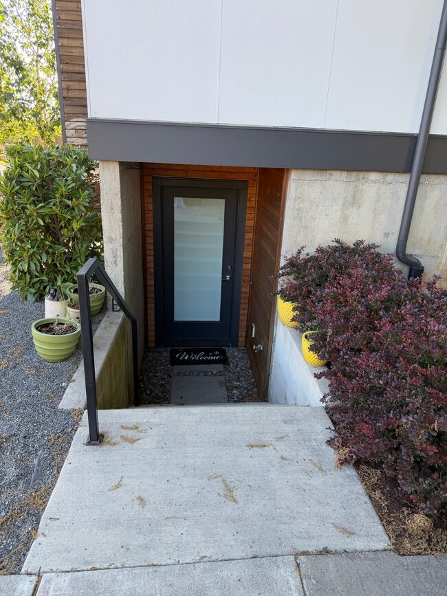 Photo - 1755 NE Skidmore St Apartment