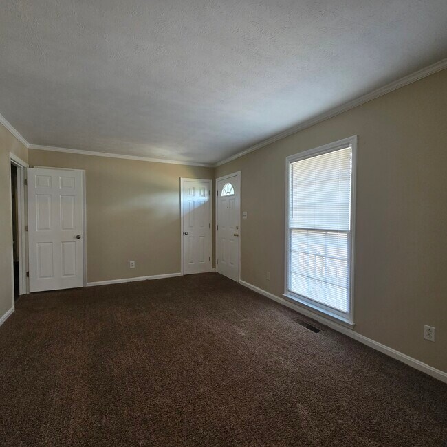 Foto del edificio - 2802 Reeves Ln