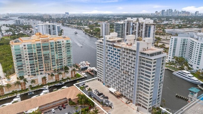 Building Photo - 2800 E Sunrise Blvd